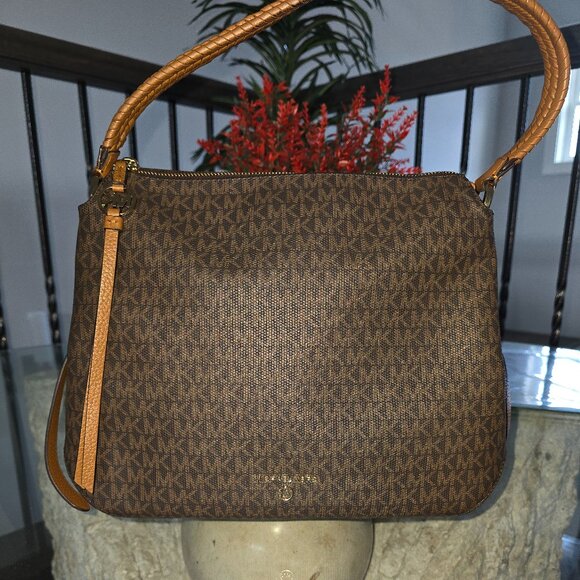 Michael Kors Grand Large Luggage/Acorn Shoulder Handbag - Picture 1 of 8